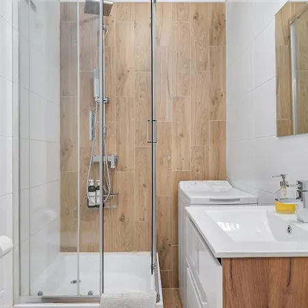 Andersena 190 B - 12 Pietro - 10 Min Cmkp - 5 Min Metro - 15 Min Centrum * Varšava