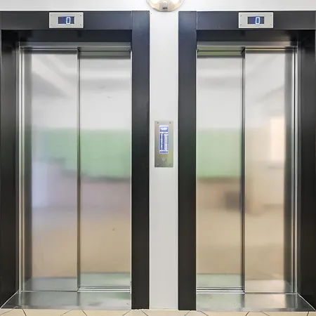 Apartmán Andersena 190 B - 12 Pietro - 10 Min Cmkp - 5 Min Metro - 15 Min Centrum *