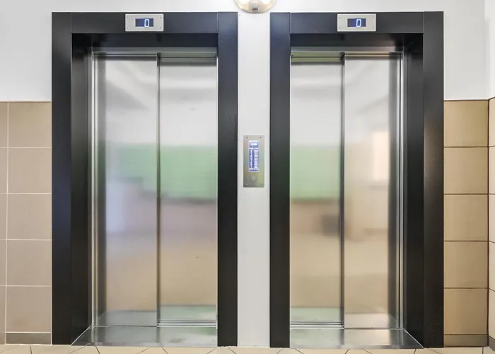 Apartment Andersena 190 B - 12 Pietro - 10 Min Cmkp - 5 Min Metro - 15 Min Centrum *