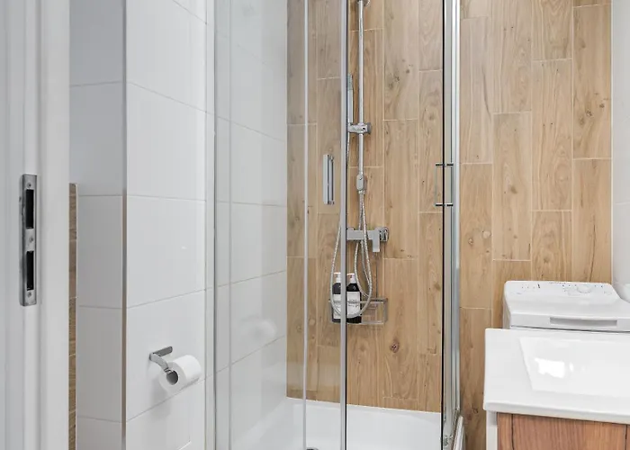 Andersena 190 B - 12 Pietro - 10 Min Cmkp - 5 Min Metro - 15 Min Centrum *